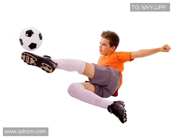 高清足球明星白色壁纸精选展示让你感受运动魅力与激情的完美结合